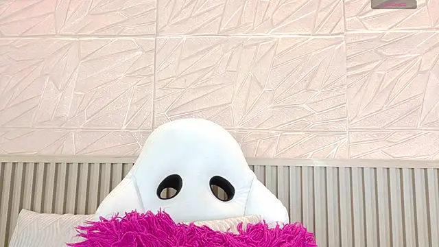 Snapshot of Gaviluc_ chatting on February 9, 12:31 pm Gaviluc online show from February 9, 12:31 pm