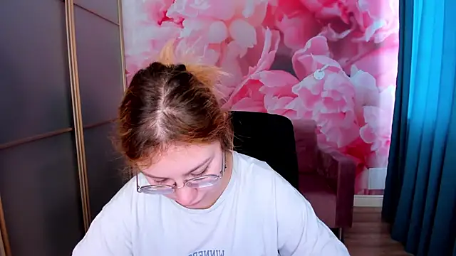 AngelinaLow online show from February 22, 6:24 am