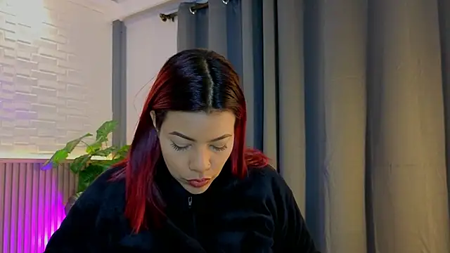 TiffanyWalk online show from October 18, 11:00 am