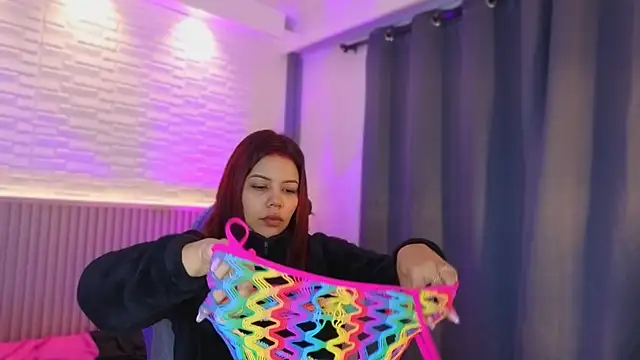 TiffanyWalk online show from December 16, 11:37 am