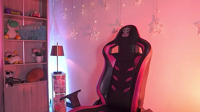 Madison Mayer online show from March 25, 12:44 pm