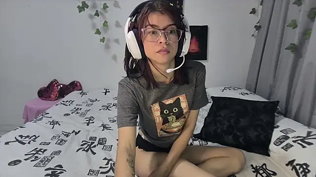 sarah sm online show from June 3, 8:25 pm