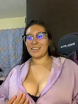 Snapshot of cloe_starr chatting on March 14, 9:43 pm cloe starr online show from March 14, 9:43 pm