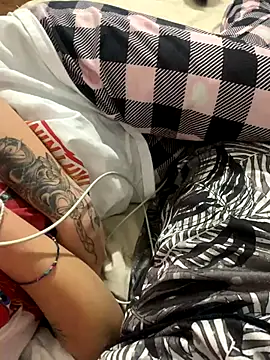 Snapshot of LexieB chatting on November 4, 4:50 pm LexieB online show from November 4, 4:50 pm