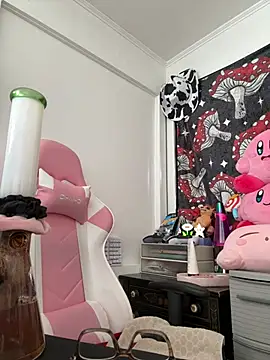 Snapshot of SpaceCowWhore chatting on February 6, 3:37 pm SpaceCowWhore online show from February 6, 3:37 pm