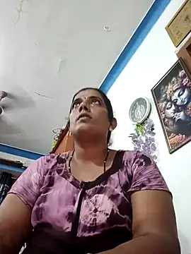 kissmetha online show from September 22, 11:45 am