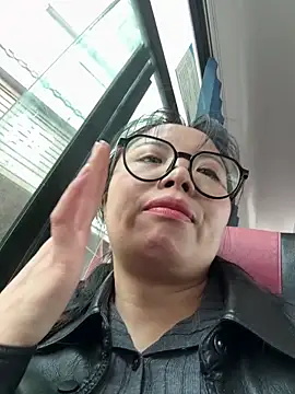 aa520uv online show from December 18, 5:57 am