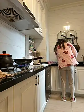 Snapshot of aa520uv chatting on January 17, 3:00 am aa520uv online show from January 17, 3:00 am