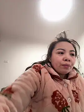 Snapshot of aa520uv chatting on February 9, 3:10 am aa520uv online show from February 9, 3:10 am