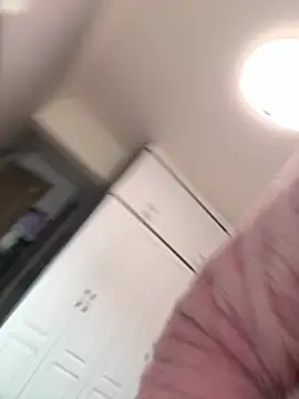 Snapshot of aa520uv chatting on February 12, 2:17 am aa520uv online show from February 12, 2:17 am