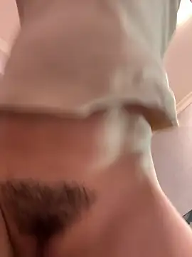 Snapshot of aa520uv chatting on February 18, 2:13 pm aa520uv online show from February 18, 2:13 pm