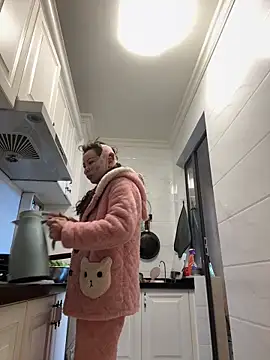 Snapshot of aa520uv chatting on February 19, 2:29 am aa520uv online show from February 19, 2:29 am