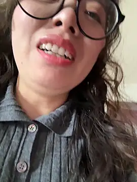 Snapshot of aa520uv chatting on February 20, 6:26 am aa520uv online show from February 20, 6:26 am