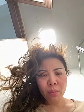 Snapshot of aa520uv chatting on February 21, 2:34 am aa520uv online show from February 21, 2:34 am