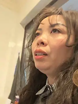 Snapshot of aa520uv chatting on February 23, 7:28 am aa520uv online show from February 23, 7:28 am