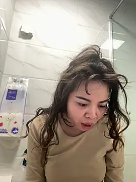 Snapshot of aa520uv chatting on February 26, 2:43 am aa520uv online show from February 26, 2:43 am