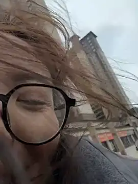 Snapshot of aa520uv chatting on March 2, 7:48 am aa520uv online show from March 2, 7:48 am