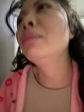 Snapshot of aa520uv chatting on March 13, 1:34 am aa520uv online show from March 13, 1:34 am