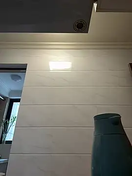 Snapshot of aa520uv chatting on March 17, 2:05 am aa520uv online show from March 17, 2:05 am