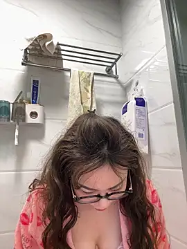 Snapshot of aa520uv chatting on March 23, 2:37 am aa520uv online show from March 23, 2:37 am