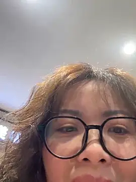 Snapshot of aa520uv chatting on March 27, 3:56 am aa520uv online show from March 27, 3:56 am