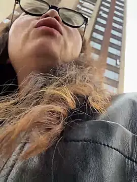 Snapshot of aa520uv chatting on March 27, 8:26 am aa520uv online show from March 27, 8:26 am