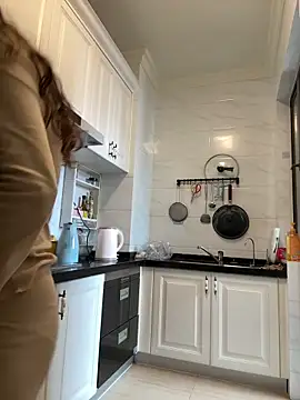 Snapshot of aa520uv chatting on April 9, 2:44 am aa520uv online show from April 9, 2:44 am