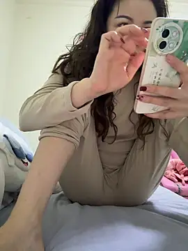 Snapshot of aa520uv chatting on April 10, 1:33 am aa520uv online show from April 10, 1:33 am