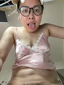Snapshot of aa520uv chatting on July 5, 4:25 pm aa520uv online show from July 5, 4:25 pm