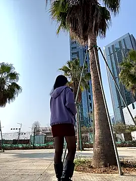 Snapshot of linger-23 chatting on January 18, 6:06 am linger-23 online show from January 18, 6:06 am