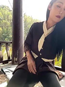 Snapshot of linger-23 chatting on March 15, 5:46 am linger-23 online show from March 15, 5:46 am