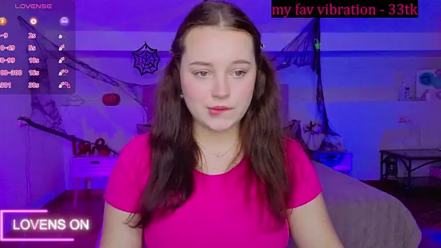 Snapshot of Cute_kitty- chatting on October 26, 6:52 am Cute kitty- online show from October 26, 6:52 am