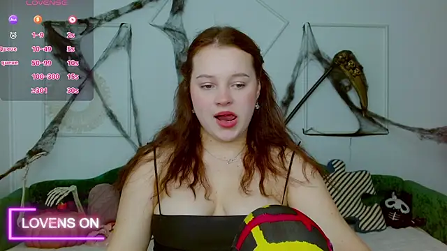 Snapshot of Cute_kitty- chatting on October 28, 7:45 am Cute kitty- online show from October 28, 7:45 am