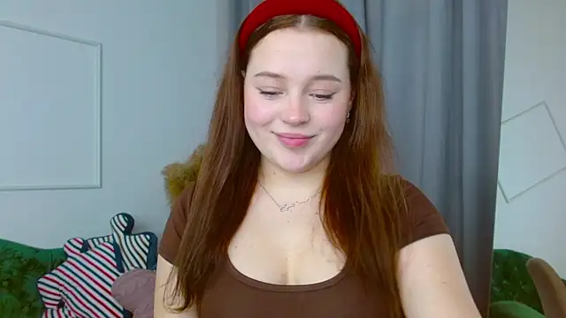 Snapshot of Cute_kitty- chatting on November 9, 8:23 am Cute kitty- online show from November 9, 8:23 am