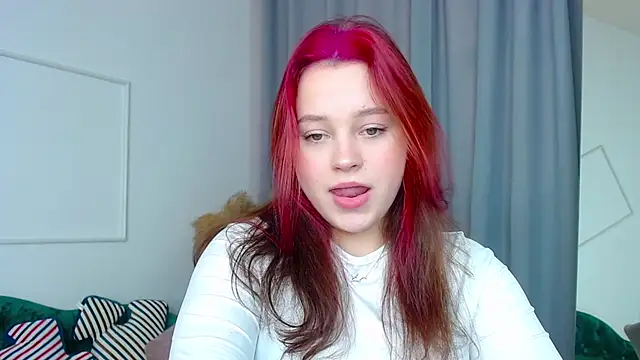 Snapshot of Cute_kitty- chatting on November 10, 7:51 am Cute kitty- online show from November 10, 7:51 am