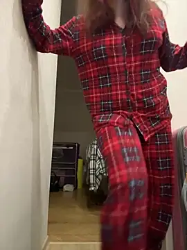 Snapshot of Cute_kitty- chatting on November 11, 9:04 pm Cute kitty- online show from November 11, 9:04 pm