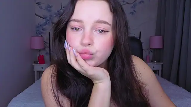 Snapshot of Cute_kitty- chatting on November 29, 10:46 pm Cute kitty- online show from November 29, 10:46 pm