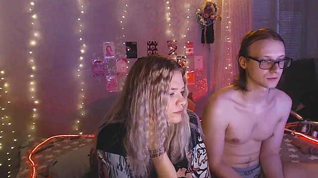 Your Horny Friends online show from April 19, 2:49 pm