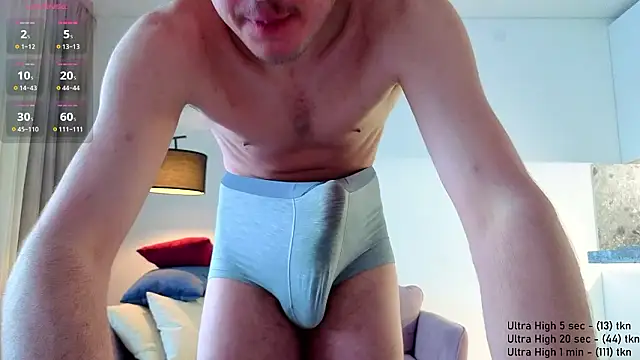 Snapshot of Danny__Magic chatting on February 10, 12:53 pm Danny Magic online show from February 10, 12:53 pm