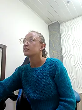 perla purpura online show from September 27, 1:27 pm