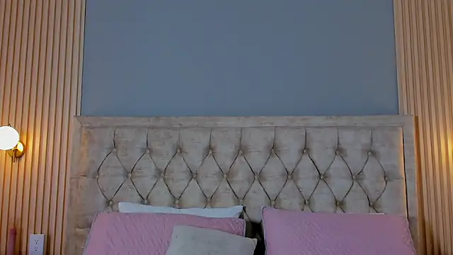 Hera goddesss online show from September 27, 7:52 pm
