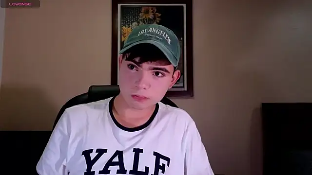 lukeboyce33 online show from March 22, 11:19 pm