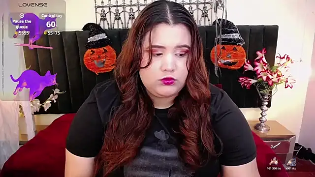 ailyn maury online show from November 2, 1:19 am