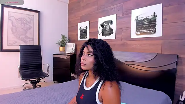 Snapshot of SammyDesire_10 chatting on February 18, 7:43 pm SammyDesire 10 online show from February 18, 7:43 pm