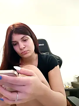 Snapshot of MeCherryy chatting on December 5, 2:03 pm MeCherryy online show from December 5, 2:03 pm