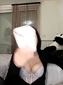 Snapshot of MeCherryy chatting on January 18, 6:34 pm MeCherryy online show from January 18, 6:34 pm