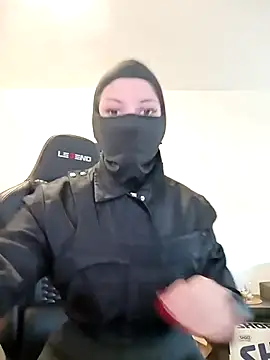 Snapshot of MeCherryy chatting on February 16, 1:29 pm MeCherryy online show from February 16, 1:29 pm