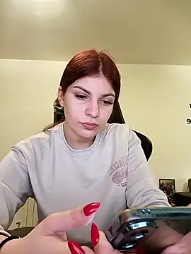 Snapshot of MeCherryy chatting on April 3, 3:21 pm MeCherryy online show from April 3, 3:21 pm