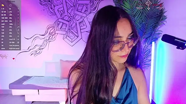 Emmi Roberts online show from March 28, 10:31 pm