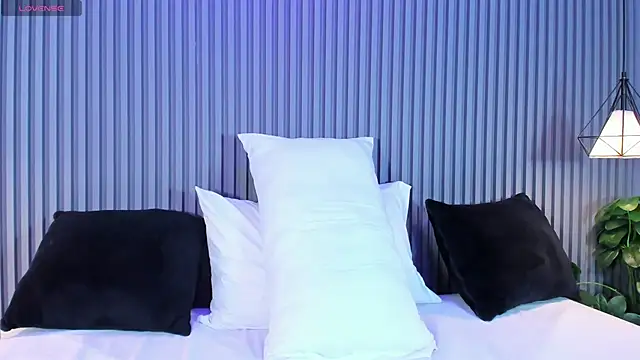 LauraCarther online show from March 20, 7:30 pm